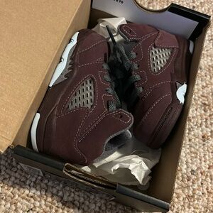 Jordan retro 5 size 4c